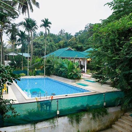 Green Aura Hotel Sultan Bathery Exterior photo