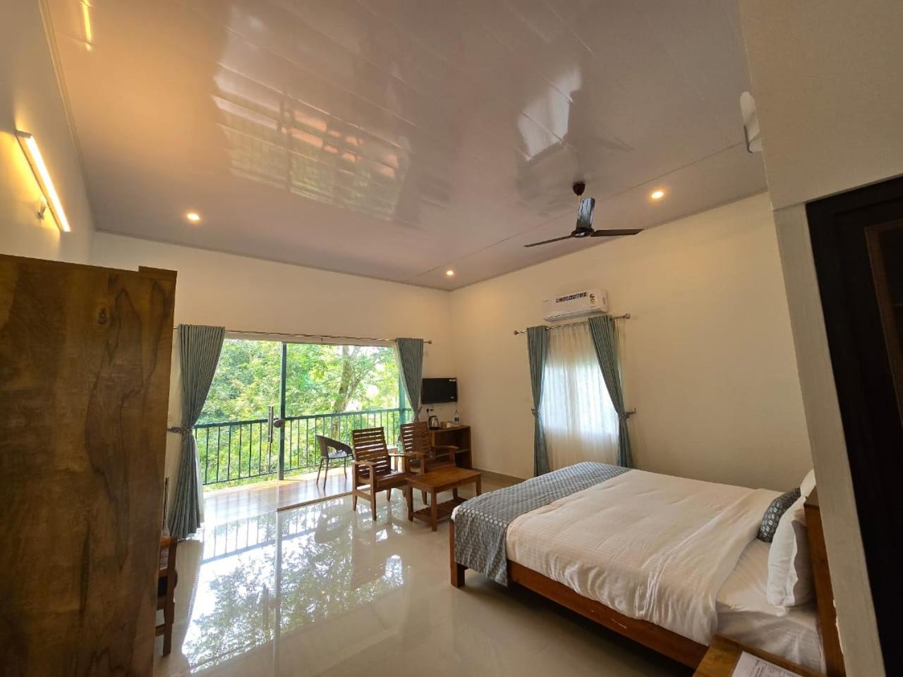 Green Aura Hotel Sultan Bathery Exterior photo