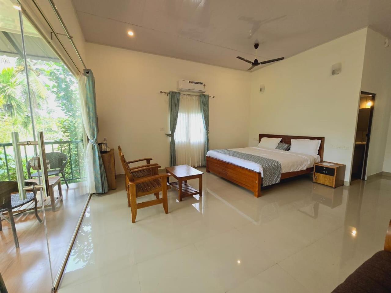 Green Aura Hotel Sultan Bathery Exterior photo
