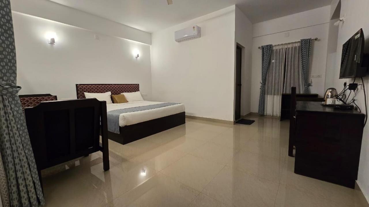 Green Aura Hotel Sultan Bathery Exterior photo