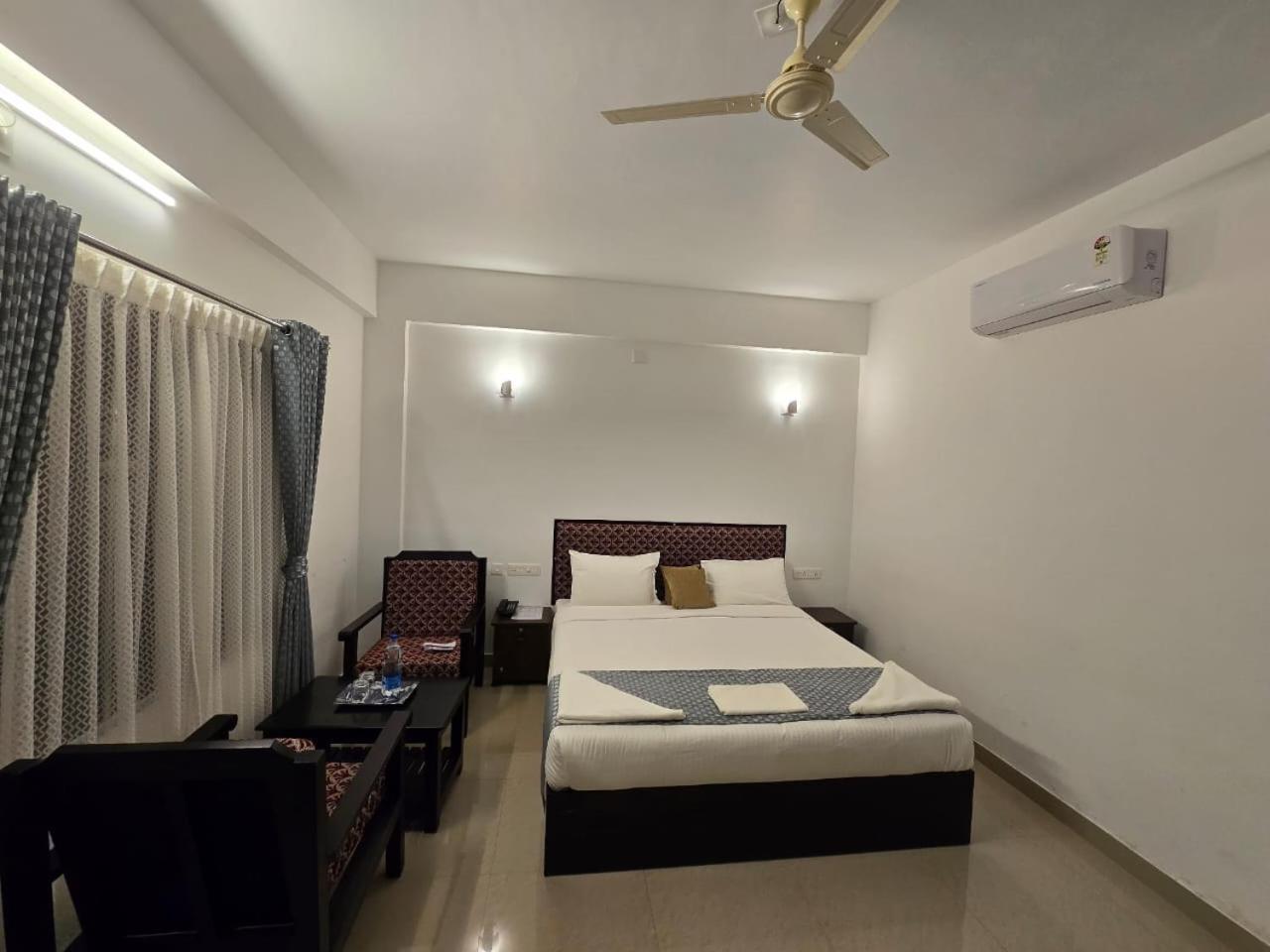 Green Aura Hotel Sultan Bathery Exterior photo