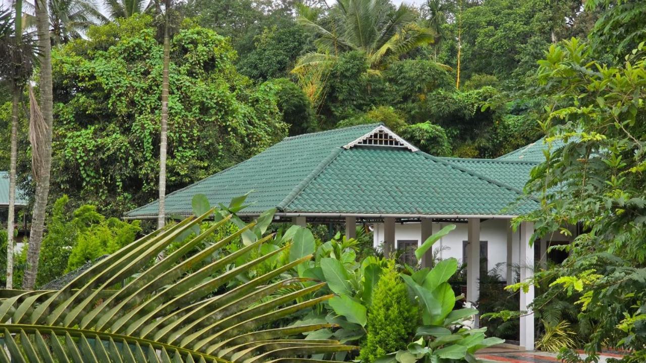 Green Aura Hotel Sultan Bathery Exterior photo